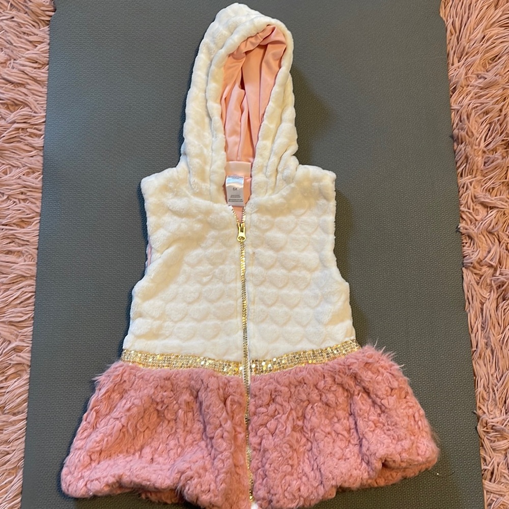 Girls size 6 Little Lass heart vest